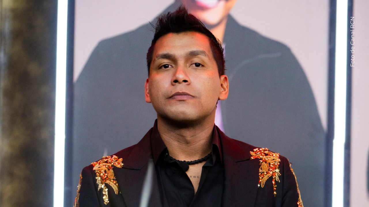 Juanda Caribe le respondió a un seguidor tras crítica.