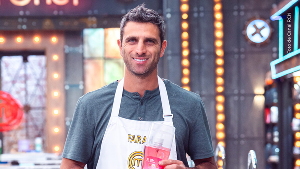 Robert Farah, de MasterChef Celebrity, causó furor en redes tras presumir fotos de su juventud Robert Farah, de MasterChef Celebrity, causó furor en redes tras presumir fotos de su juventud