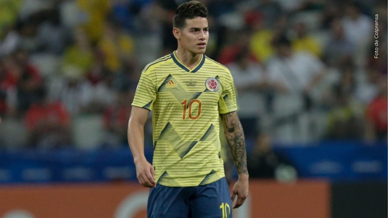 Lanzaron objetos a James Rodríguez tras un gesto con un pequeño fan: ¿qué pasó?