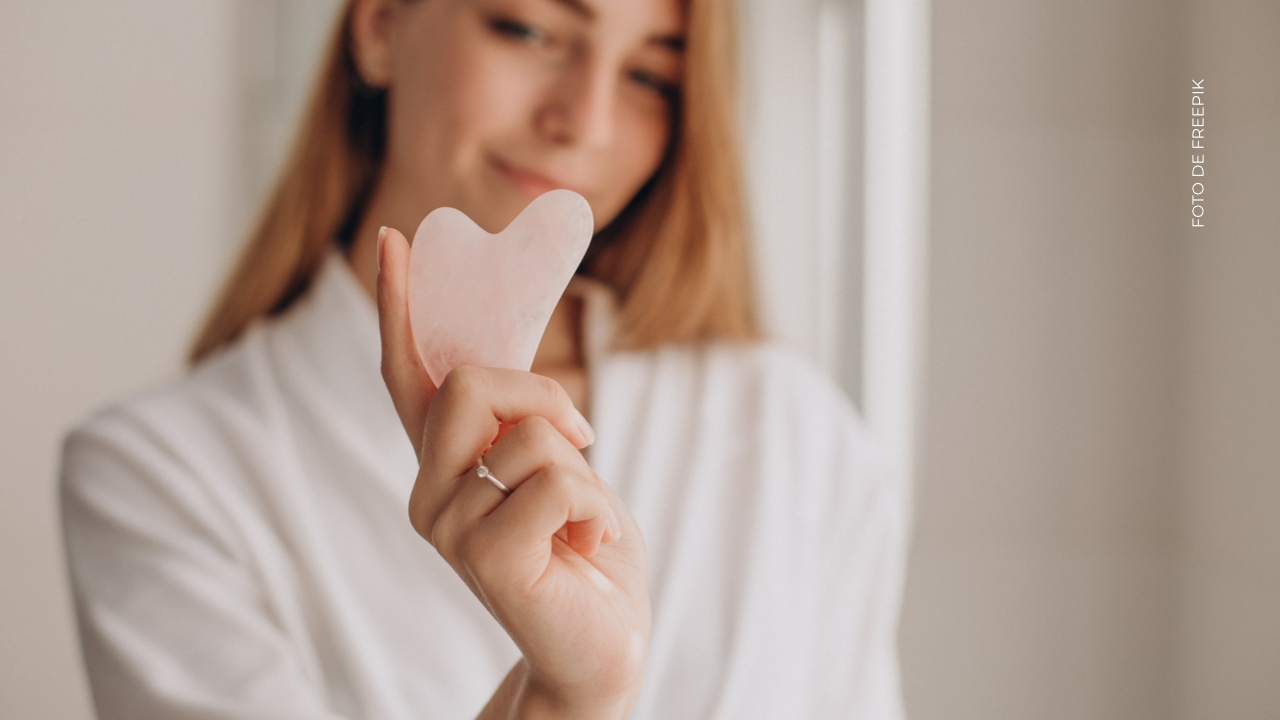 ¿Qué beneficios tiene el masaje con gua sha para la piel?