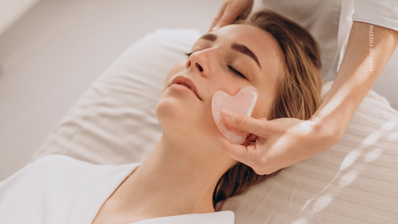 ¿Qué beneficios tiene el masaje con gua sha para la piel?