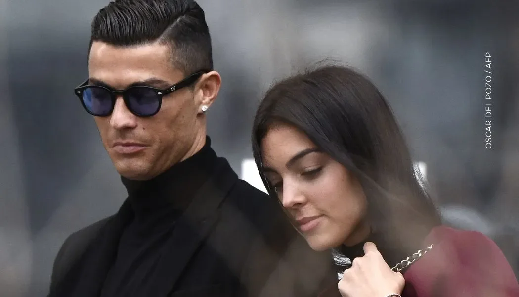 Georgina Rodríguez acompañó de cerca a Cristiano Ronaldo en un encuentro histórico. (Foto AFP) La celebración de Georgina Rodríguez tras el recórd histórico de Cristiano Ronaldo.