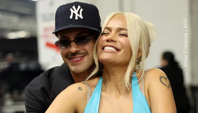 Karol G conmueve a los internautas tras compartir una foto junto a Feid después de los Grammy.