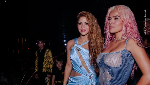 Karol G responde si ella es mejor que Shakira