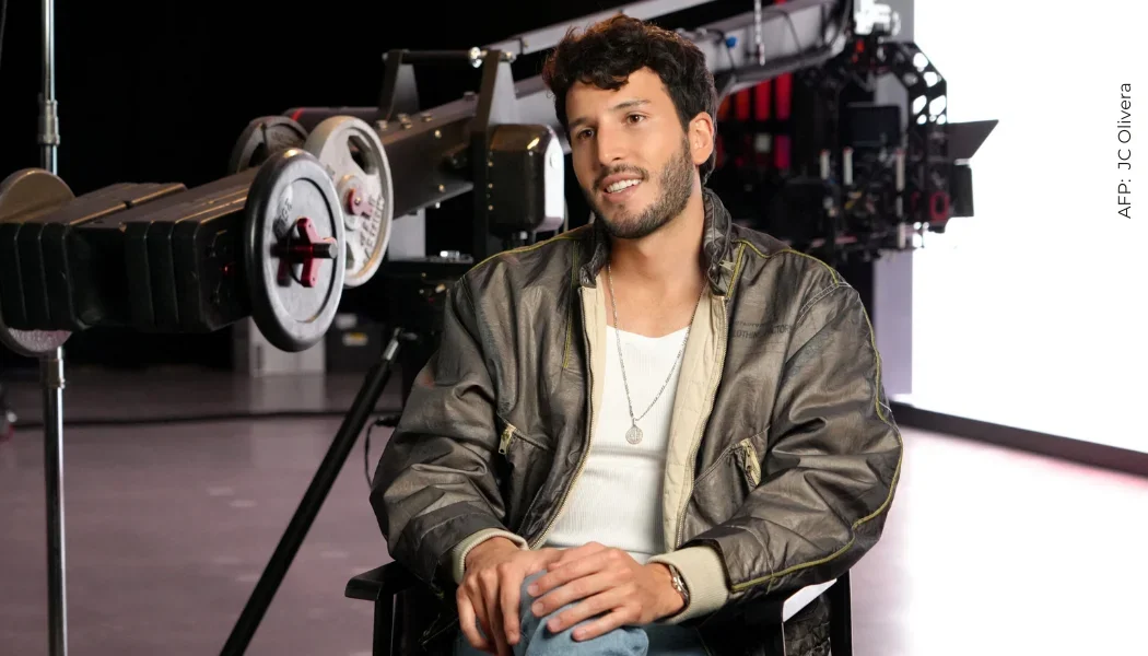 Sebastián Yatra no ha reaccionado aún a la confesión, aumentando la expectativa del público. (AFP: JC Olivera)